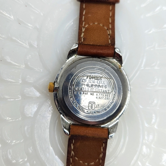 Timex Indiglo Watch with Leather Band - Picture 3 of 4